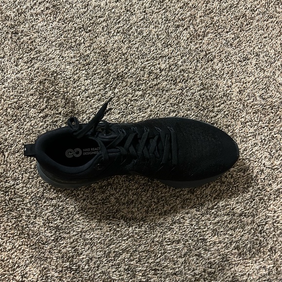 Nike React Inifnity Run Flyknit 2 ‘Triple back’ Size 12 - Picture 2 of 4